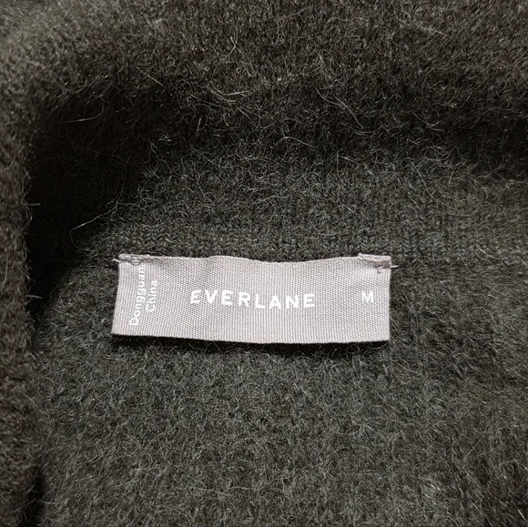 Everlane The Alpaca Waffle Stitch Polo in Olive Size Medium - Picture 5 of 5